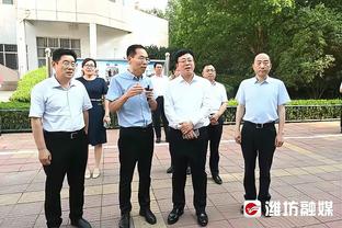 还能炸不？！浓眉今天编头发啦 不再保持爆炸头造型